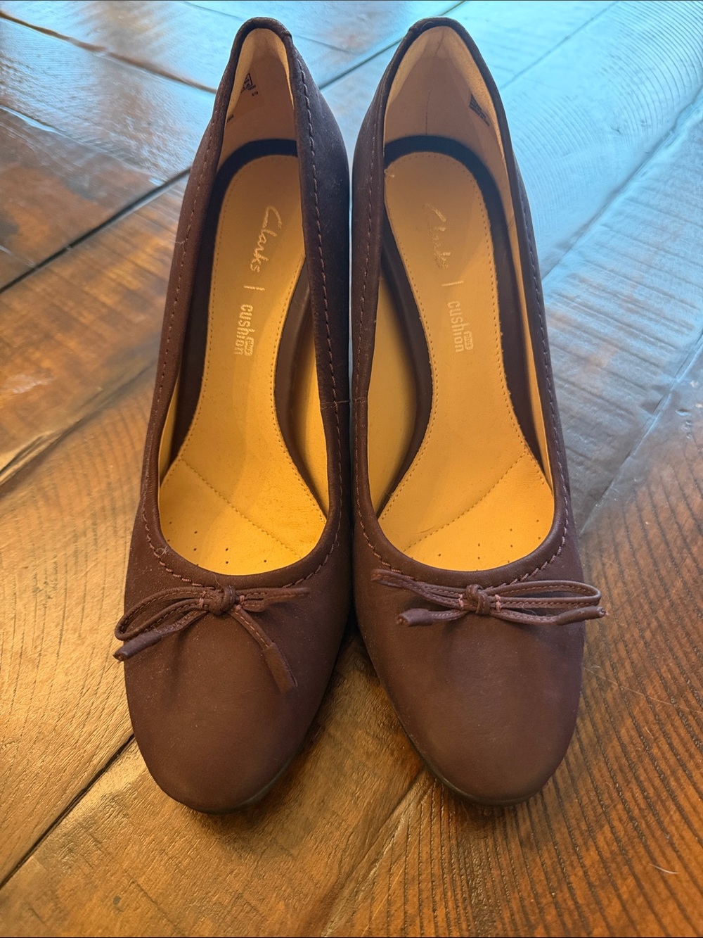 Clarks Women's Purple Leether Heels with Bow